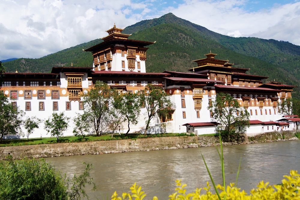 Enchanting Realm - Punakha Dzong